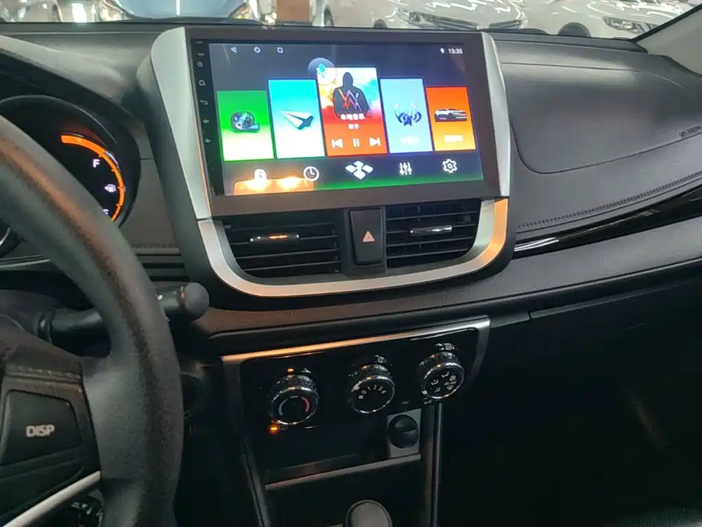 Toyota Yaris L — миниатюра 13