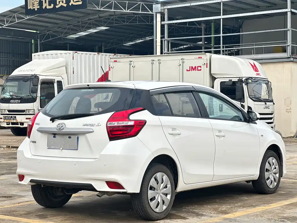 Toyota Yaris L — миниатюра 18
