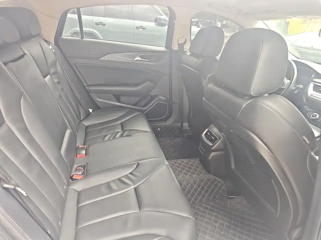 Hongqi Hongqi H5 — миниатюра 10
