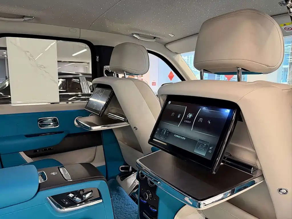 Rolls-Royce Cullinan — миниатюра 9