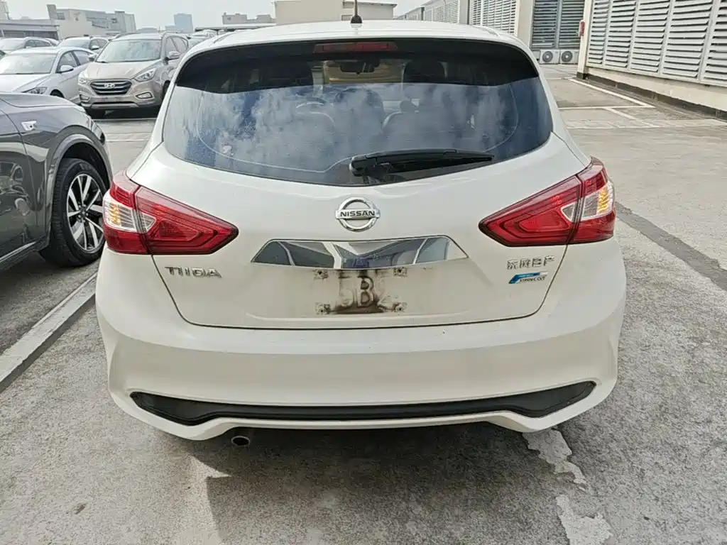 Nissan Tiida — миниатюра 6
