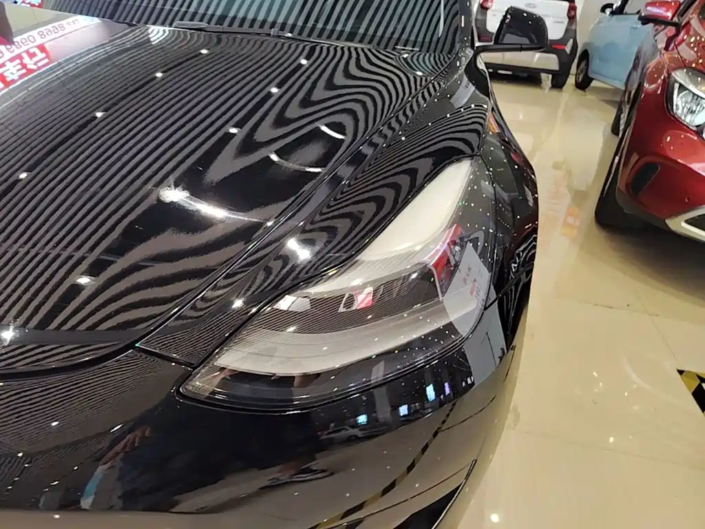 Tesla Model 3 — миниатюра 24