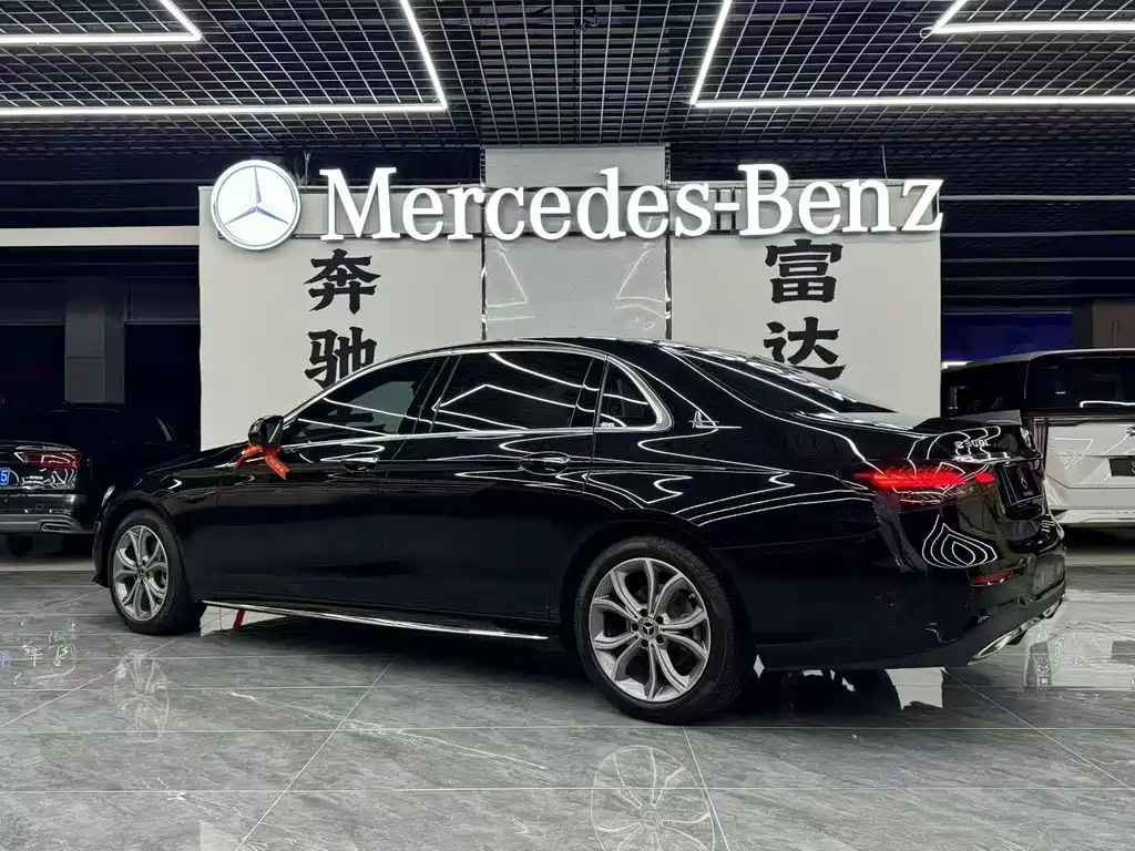 Mercedes-Benz E-Class — миниатюра 4