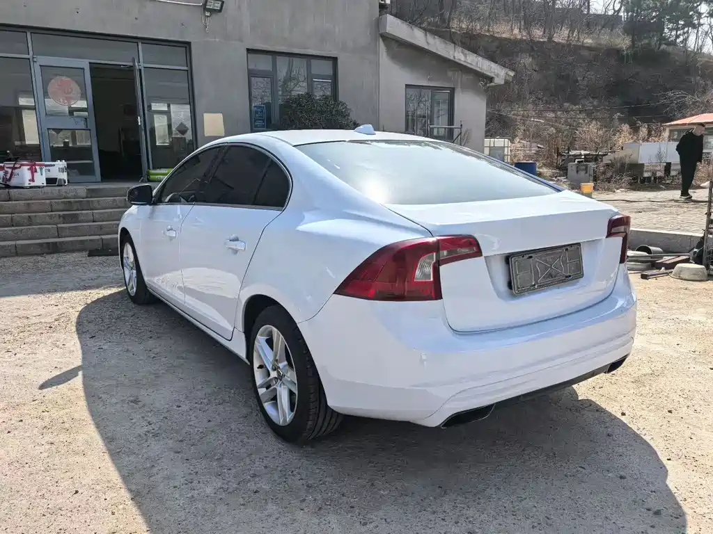 Volvo S60 2015 S60L T5