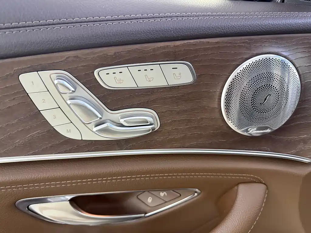Mercedes-Benz E-Class — миниатюра 9