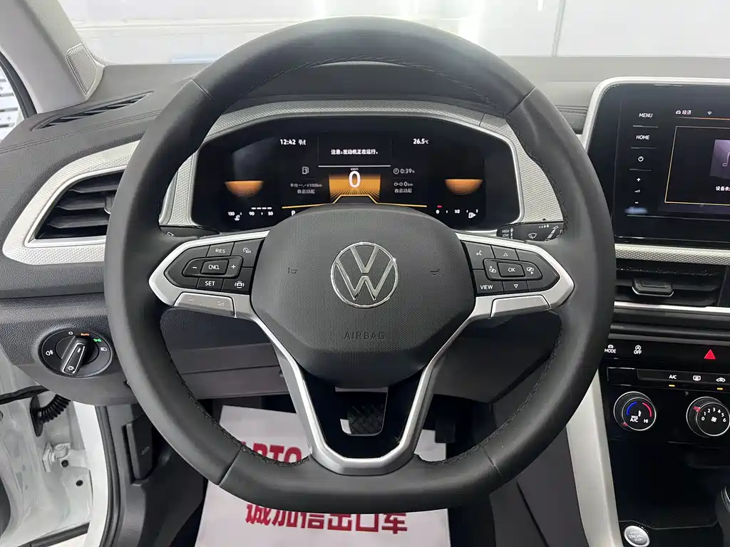 Volkswagen T-Roc — миниатюра 11
