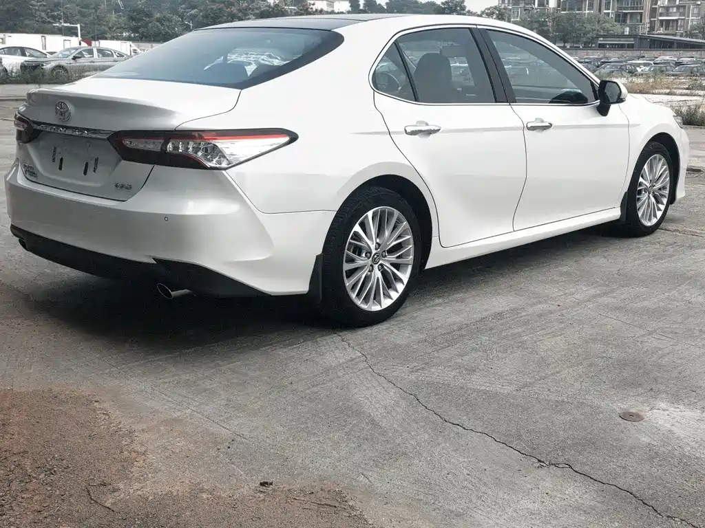 Toyota Camry — миниатюра 9