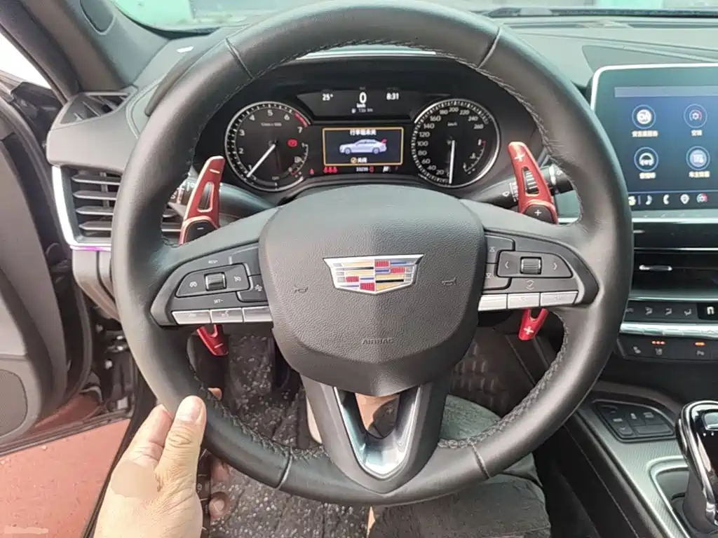 Cadillac CT5 — миниатюра 11