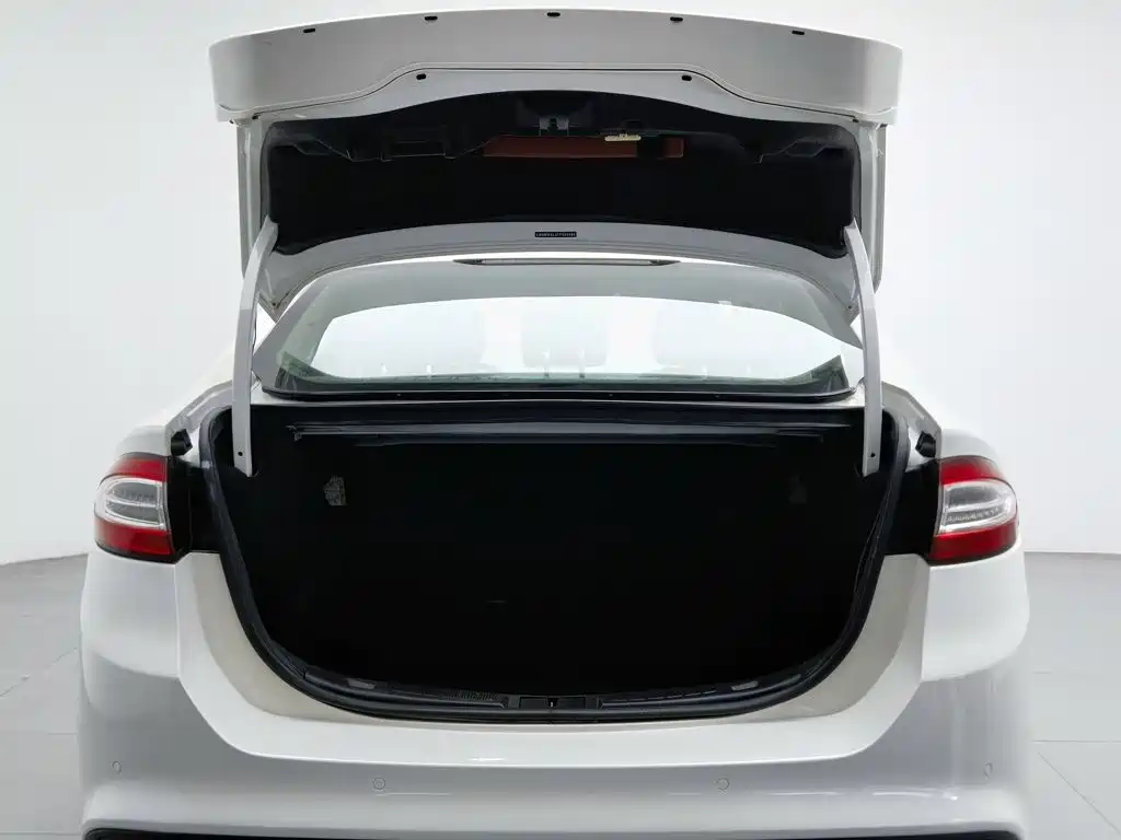 Ford Mondeo — миниатюра 16