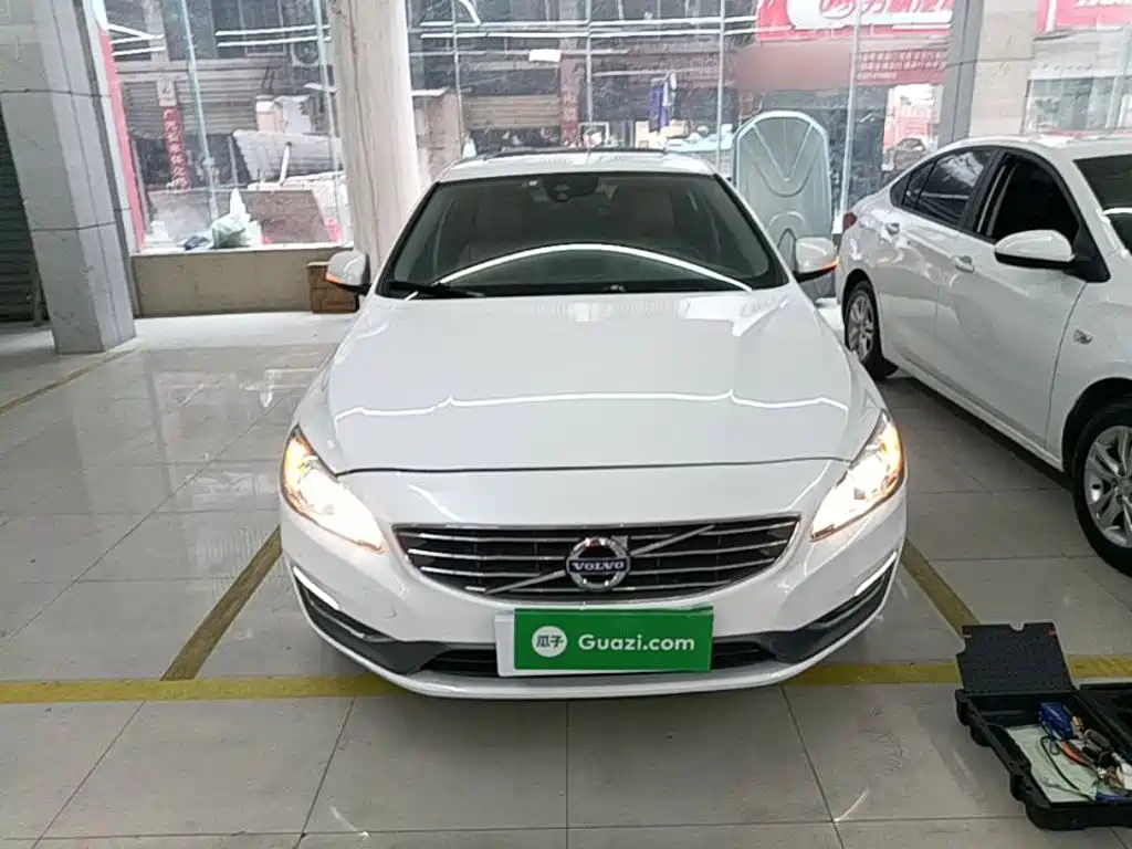 Volvo S60 — миниатюра 3