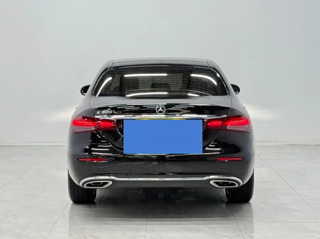 Mercedes-Benz E-Class — миниатюра 3