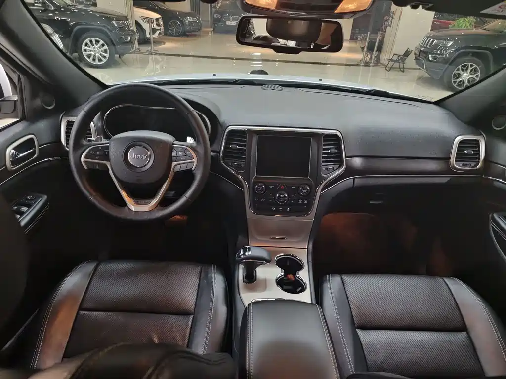 Jeep Grand Cherokee (Import) — миниатюра 14