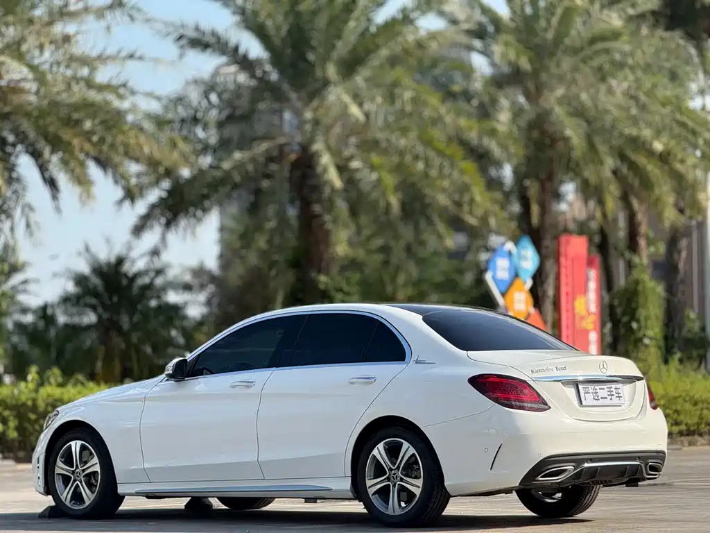 Mercedes-Benz C-Class — миниатюра 7