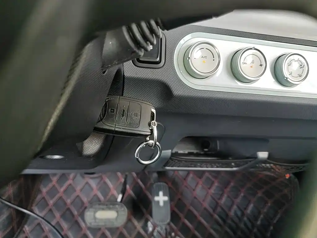 Wuling MINIEV — миниатюра 9