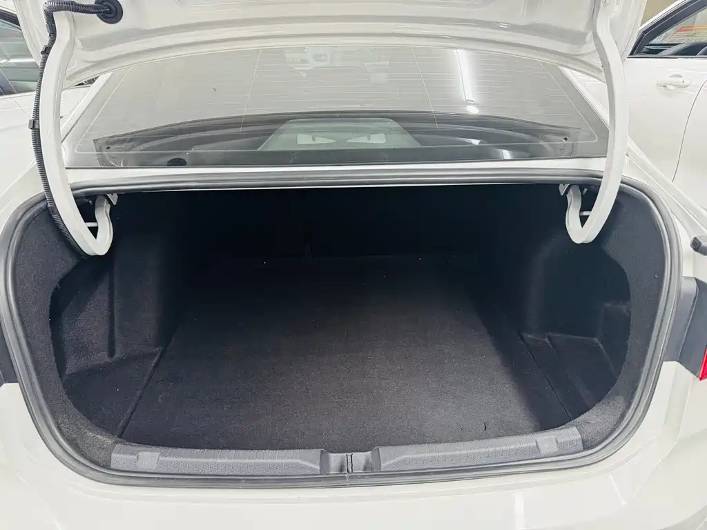Volkswagen Lavida — миниатюра 11