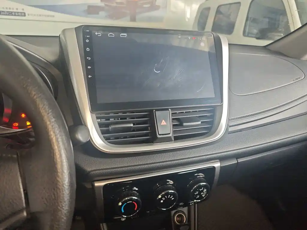 Toyota Yaris L — миниатюра 13