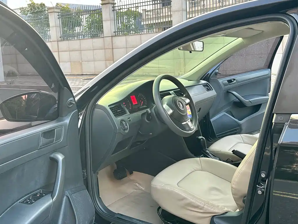 Volkswagen Santana — миниатюра 7