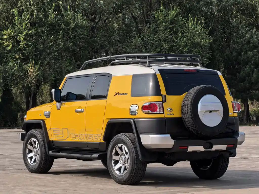 Toyota FJ Cruiser — миниатюра 4