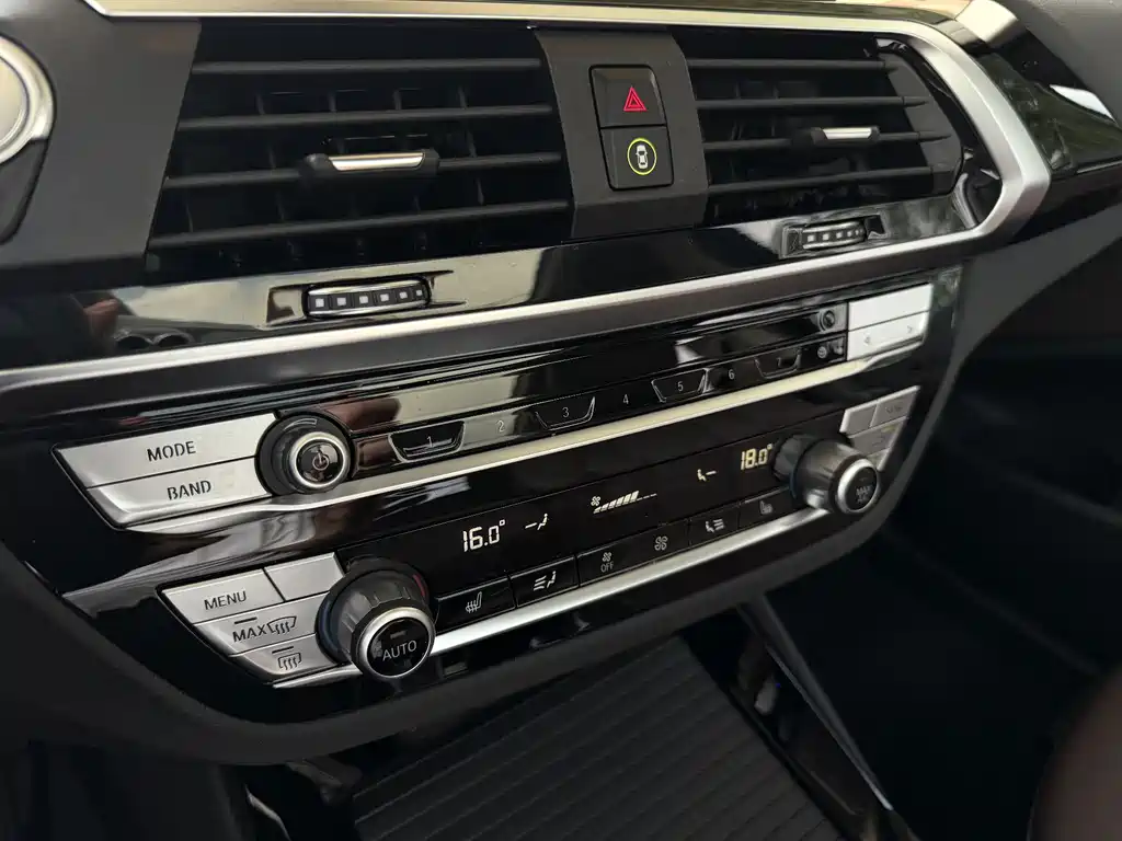 BMW X3 — миниатюра 8