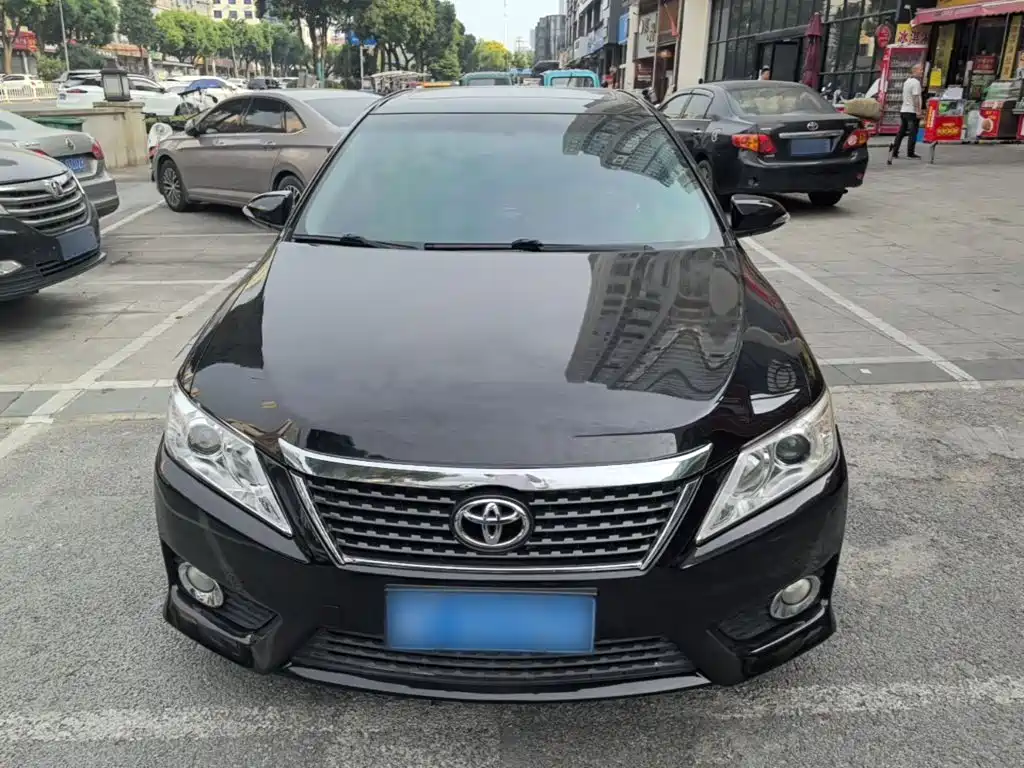 Toyota Camry — миниатюра 3