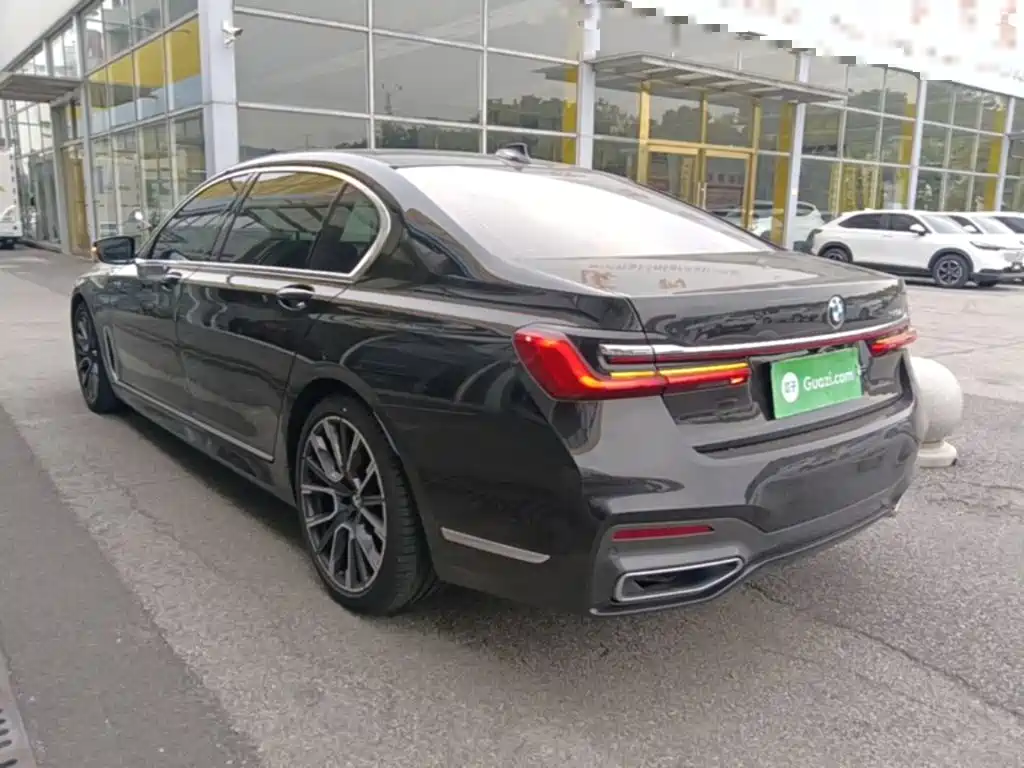 BMW 7 Series — миниатюра 5