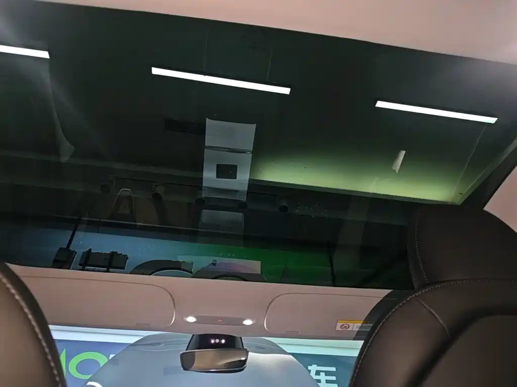 Tesla Model 3 — миниатюра 18