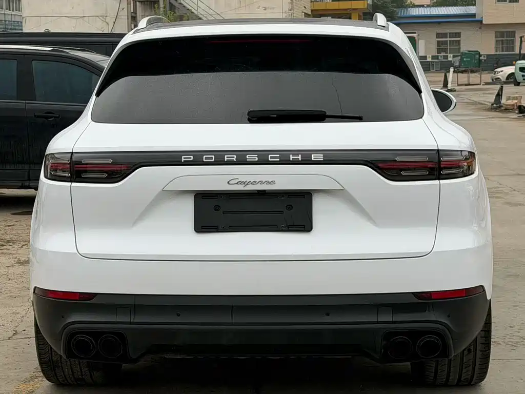 Porsche Cayenne — миниатюра 8
