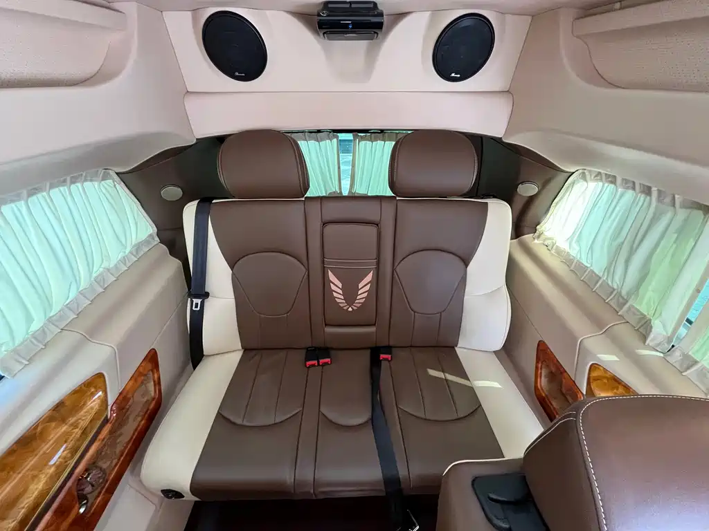 Mercedes-Benz V-Class — миниатюра 11