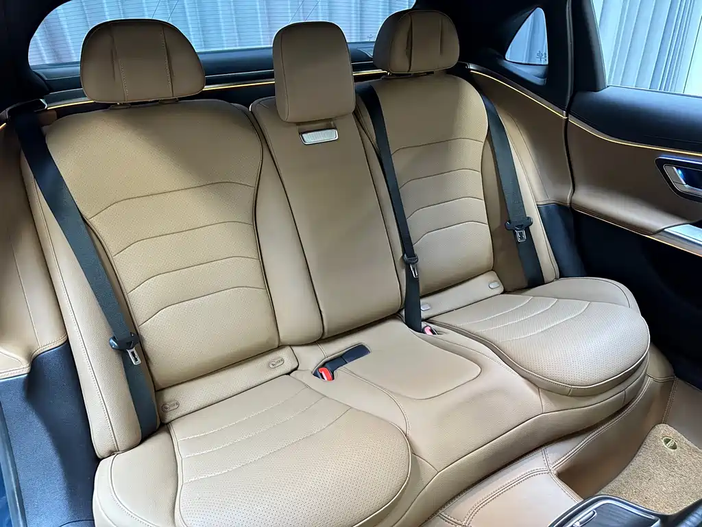 Mercedes-Benz E-Class — миниатюра 15