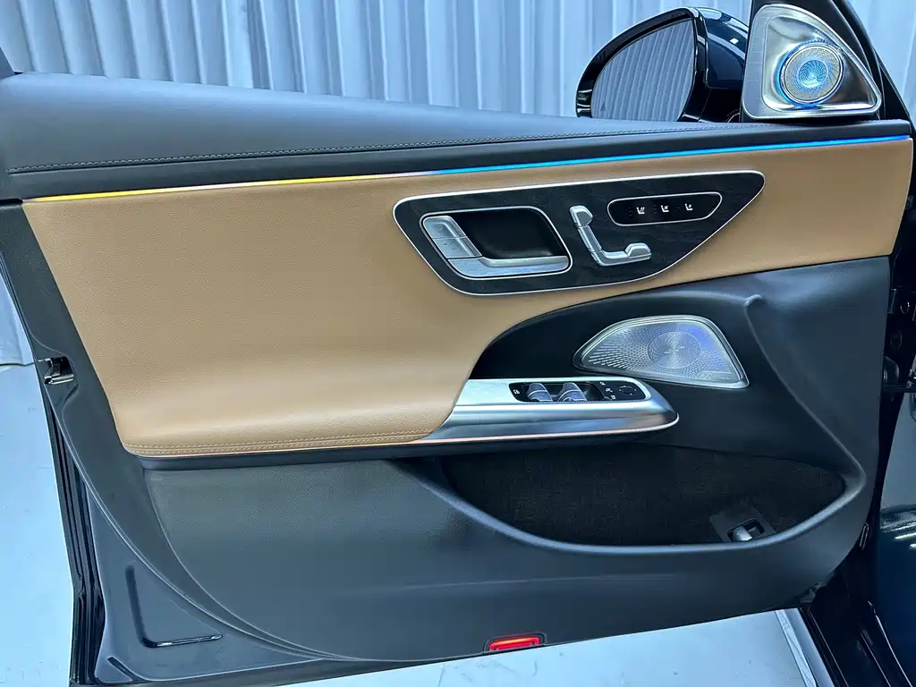 Mercedes-Benz E-Class — миниатюра 19