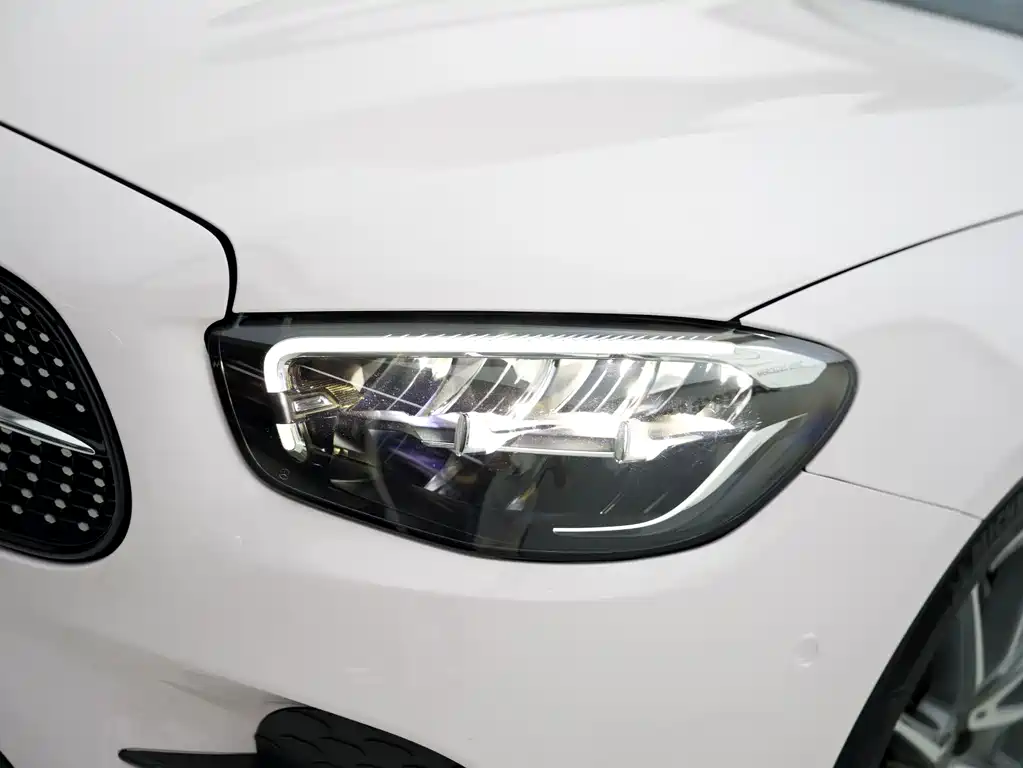 Mercedes-Benz E-Class (Import) — миниатюра 20
