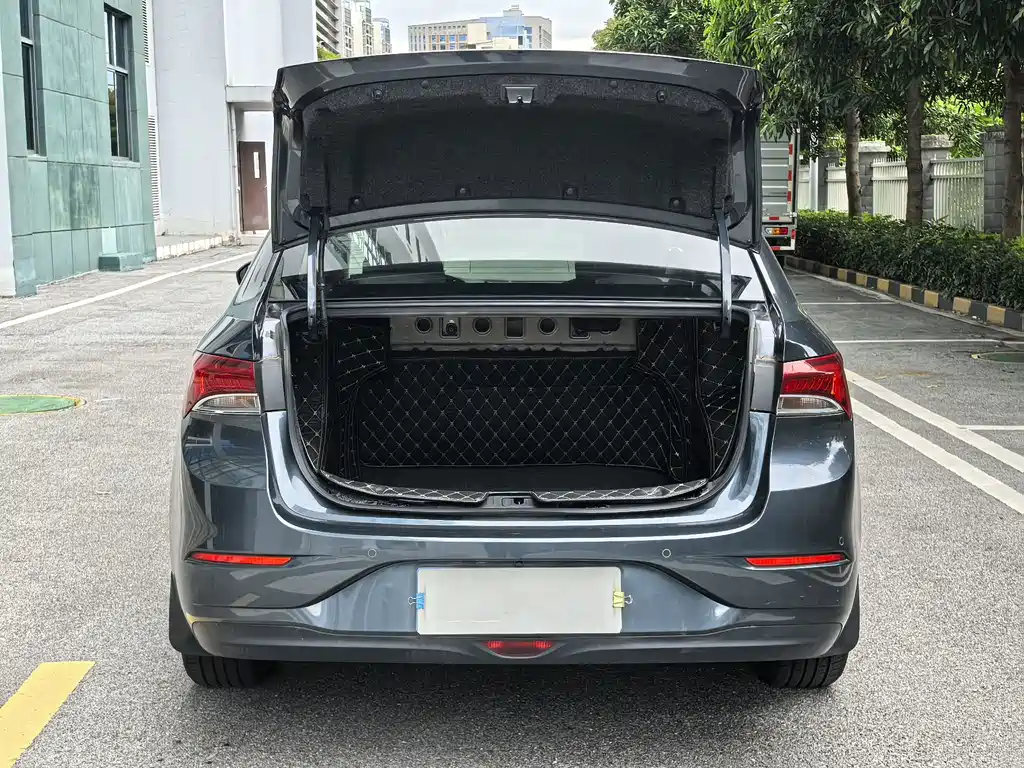 Buick Excelle — миниатюра 9