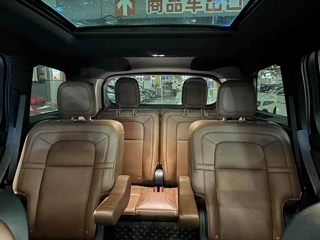 Lincoln Aviator — миниатюра 16