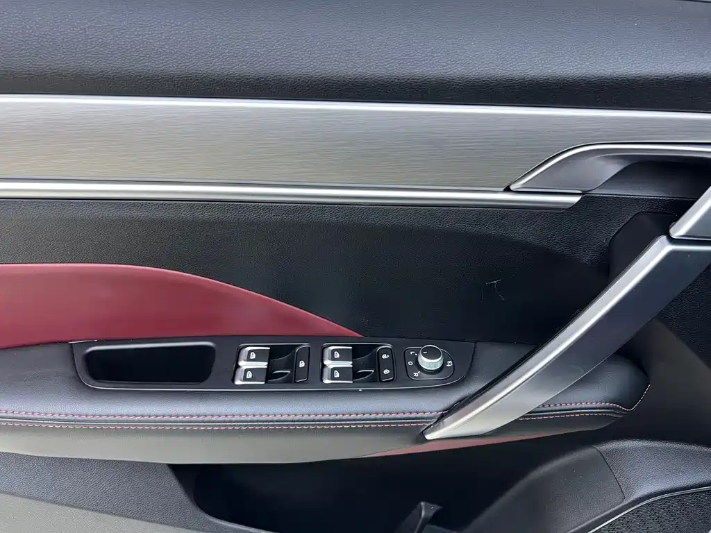 Geely Binyue — миниатюра 8