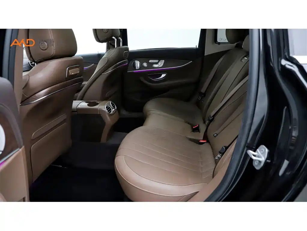 Mercedes-Benz E-Class — миниатюра 7