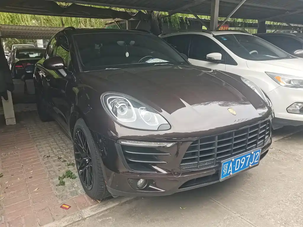Porsche Macan — миниатюра 3