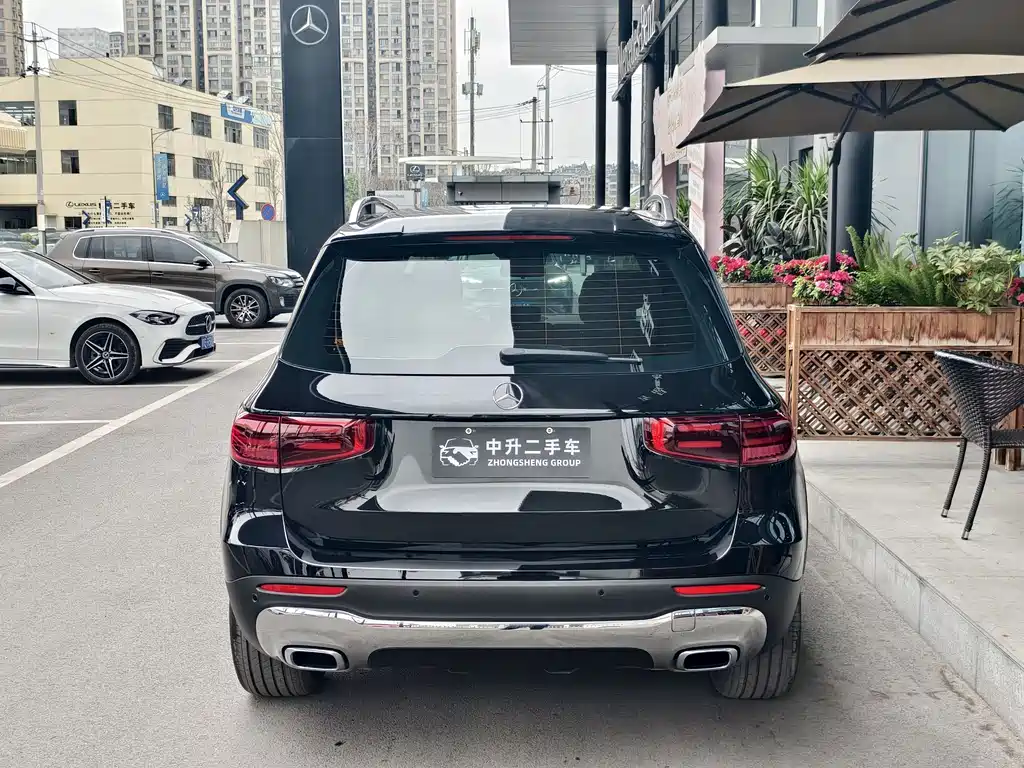 MERCEDES-BENZ GLB