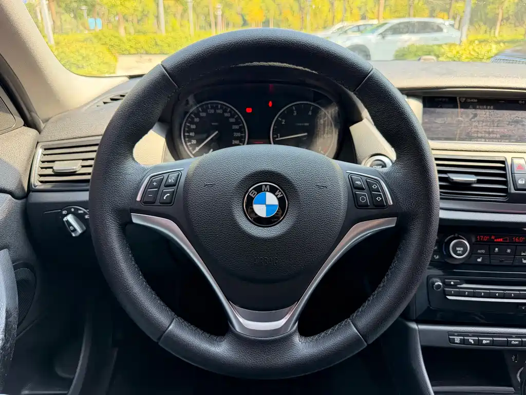 BMW X1 — миниатюра 13