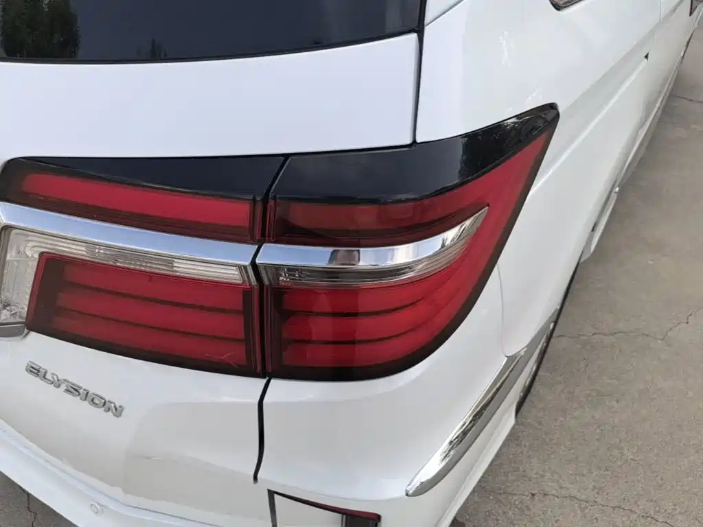 Honda Elysion — миниатюра 8