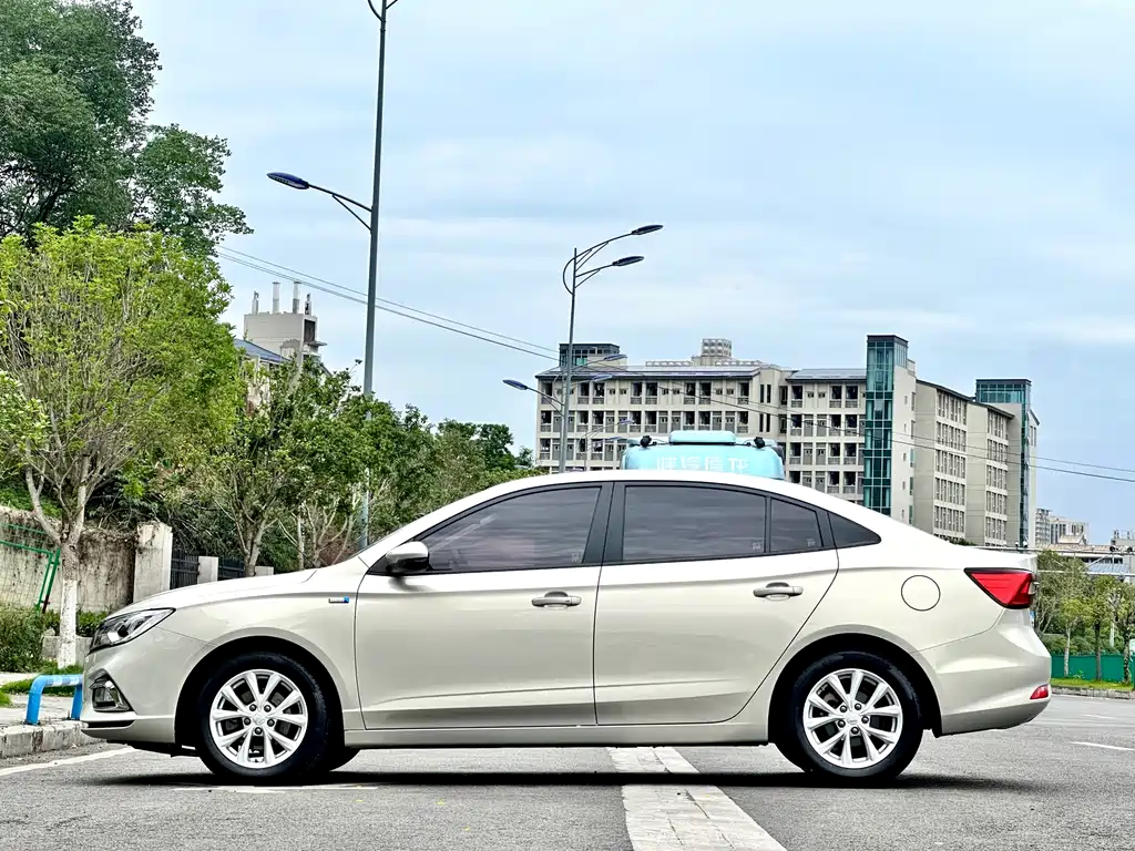 Roewe i5 2020 1.5L MT 4G