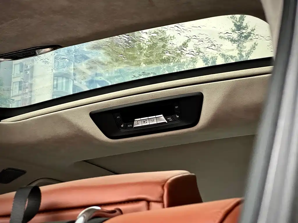 BMW X7 — миниатюра 30