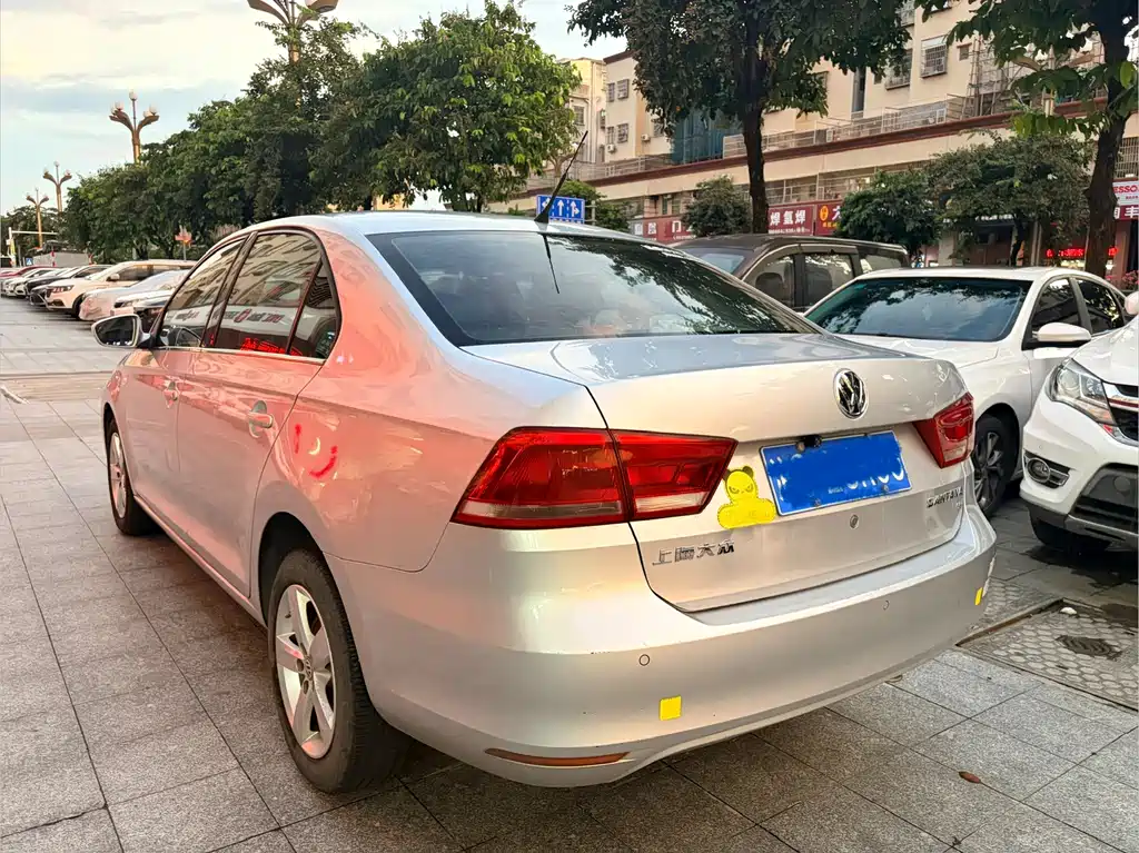 Volkswagen Santana — миниатюра 4