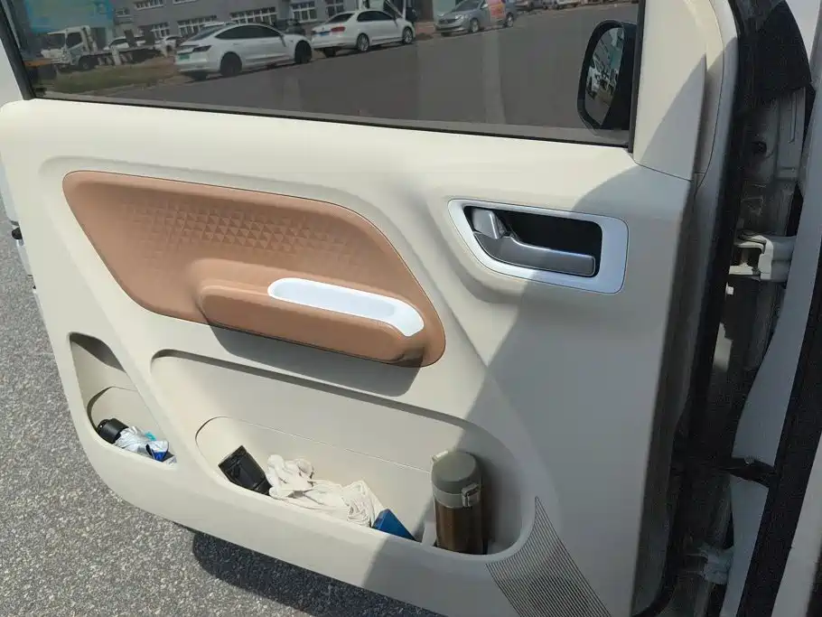 Wuling MINIEV — миниатюра 7
