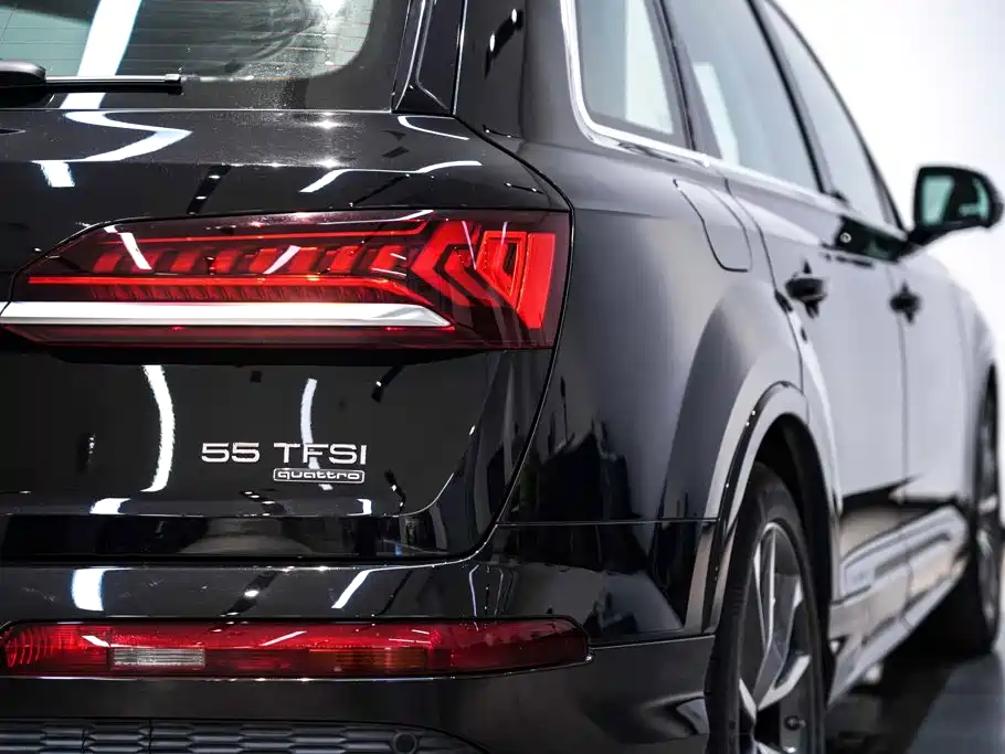 Audi Q7 — миниатюра 11