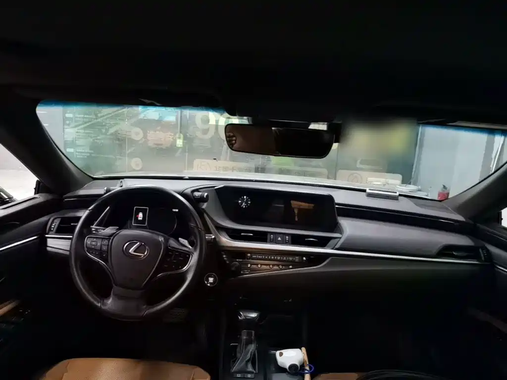 Lexus ES — миниатюра 10