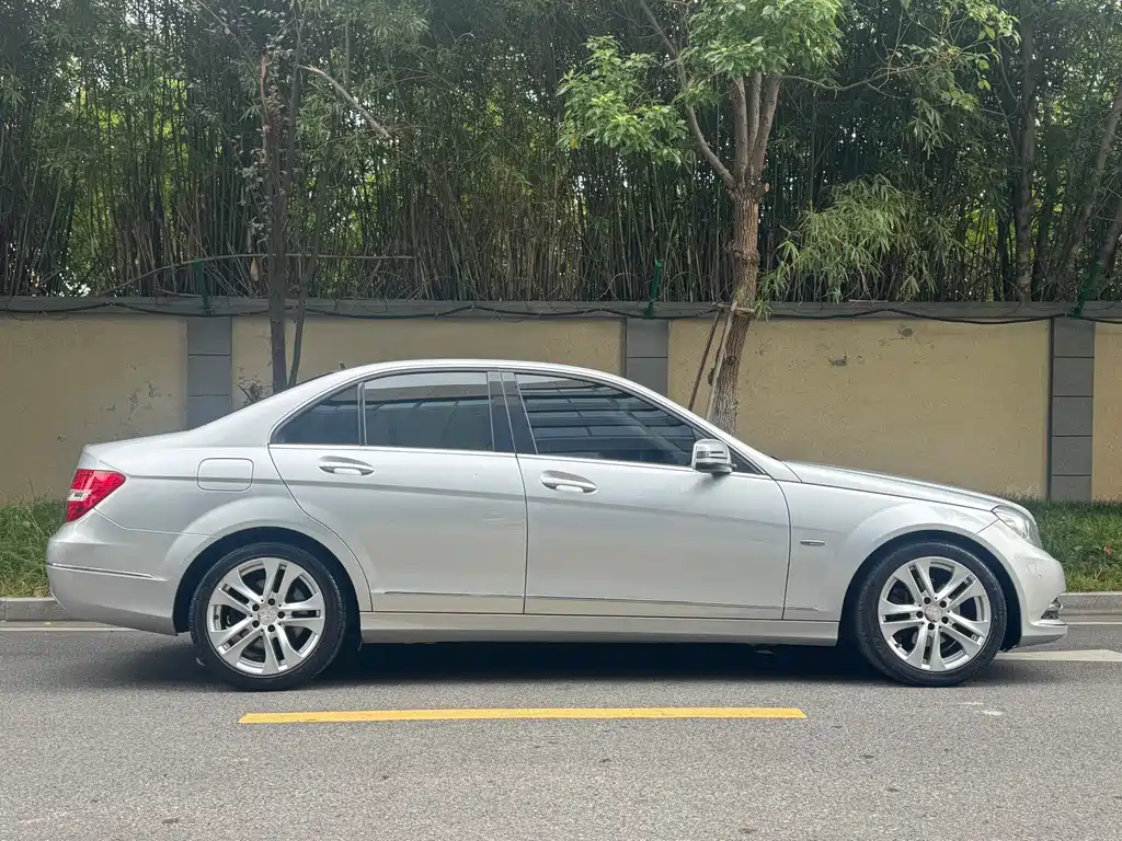 Mercedes-Benz C-Class — миниатюра 7