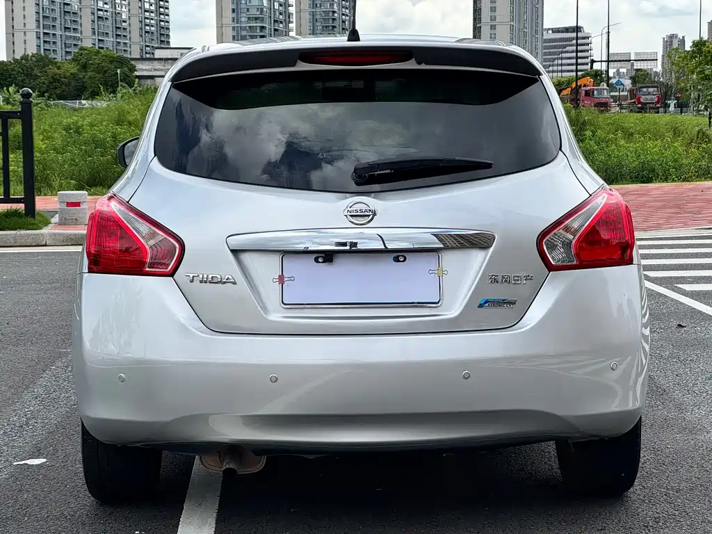 Nissan Tiida — миниатюра 10