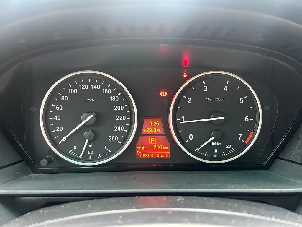 BMW 5 Series — миниатюра 12
