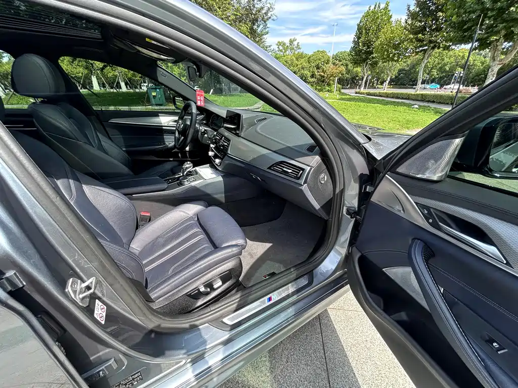 BMW 5 Series (Import) — миниатюра 17