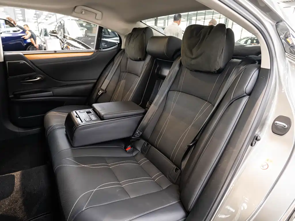 Lexus ES — миниатюра 12